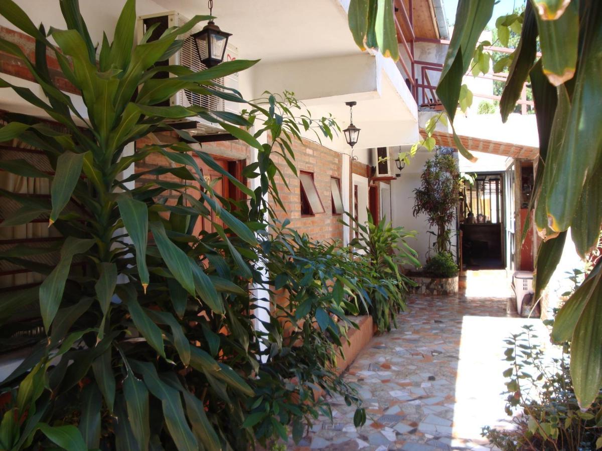 Hostel Residencial Uno Puerto Iguazú Zewnętrze zdjęcie